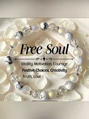 Free Soul White & Iridescent Beaded Bracelet by